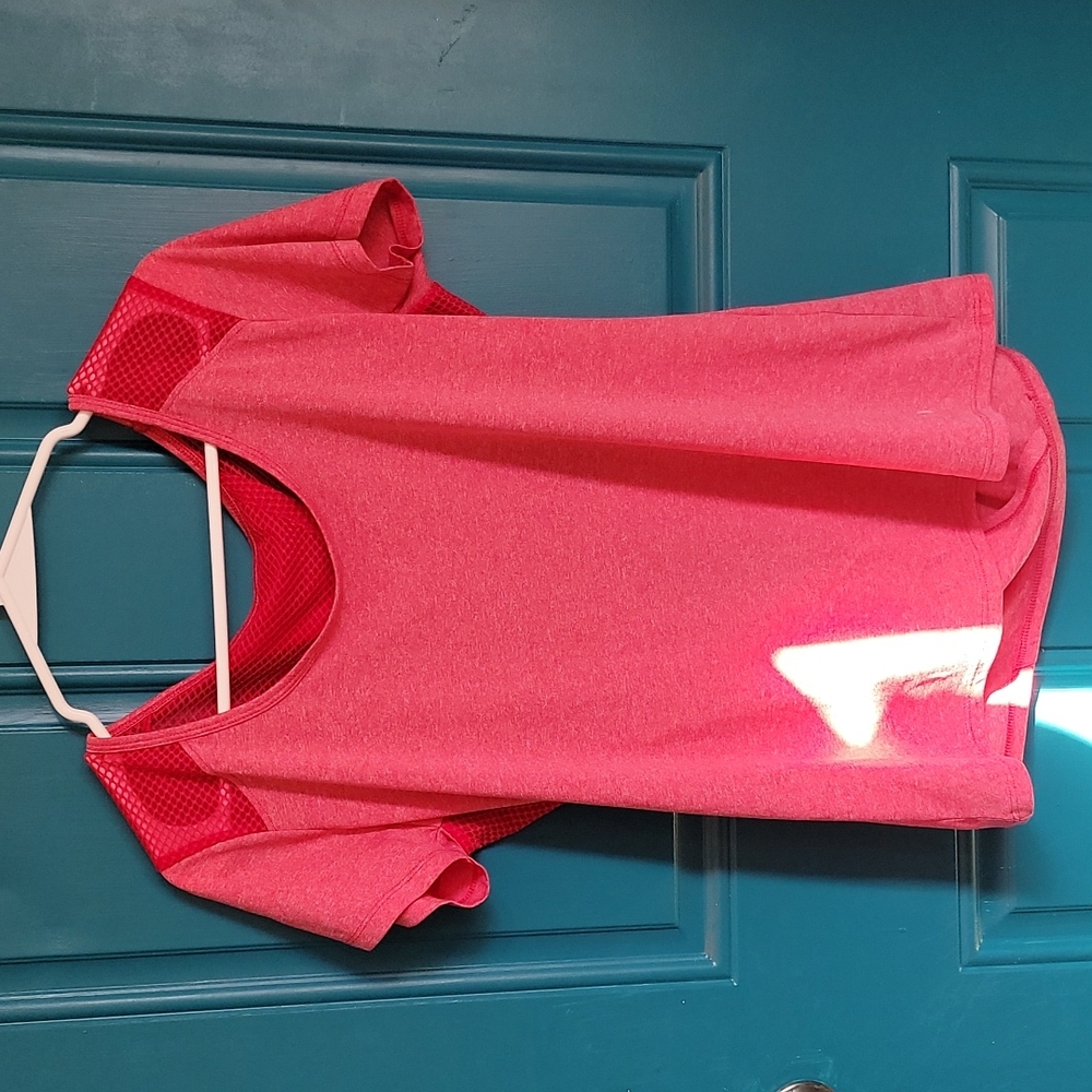 Pink Workout Shirt w Crisscross Mesh Open Back